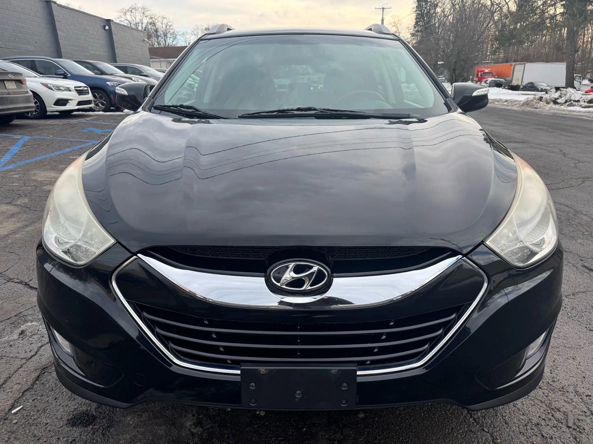 Used 2010 Hyundai Tucson Limited AWD/4WD image 2