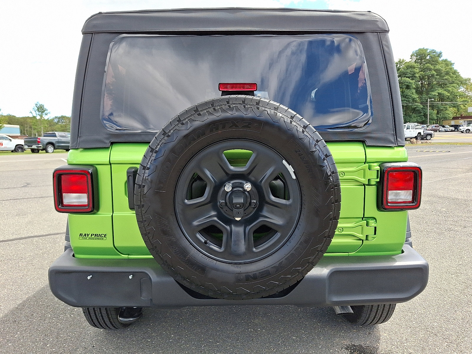 Used 2025 Jeep Wrangler Sport image 5