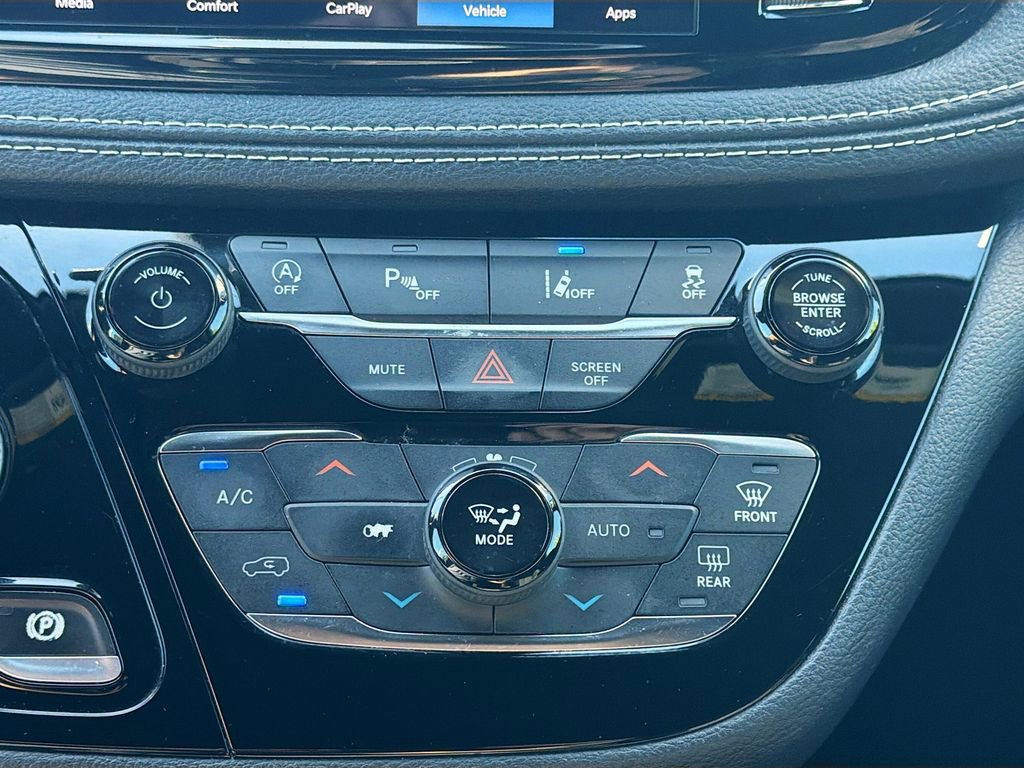 Used 2021 Chrysler Pacifica Touring w/ S Appearance Package image 16