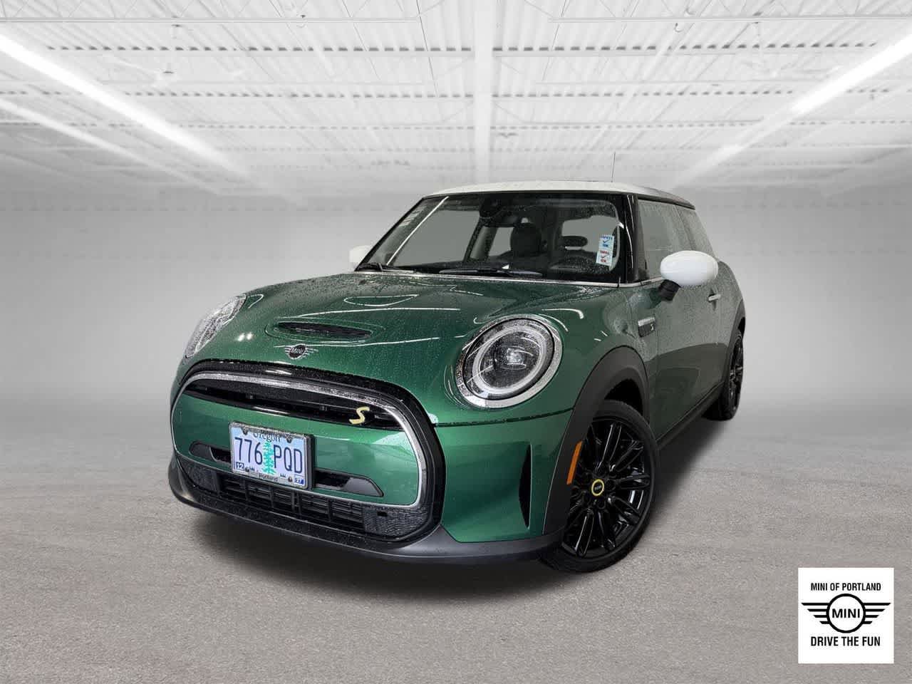 Certified 2024 MINI Cooper SE image 1