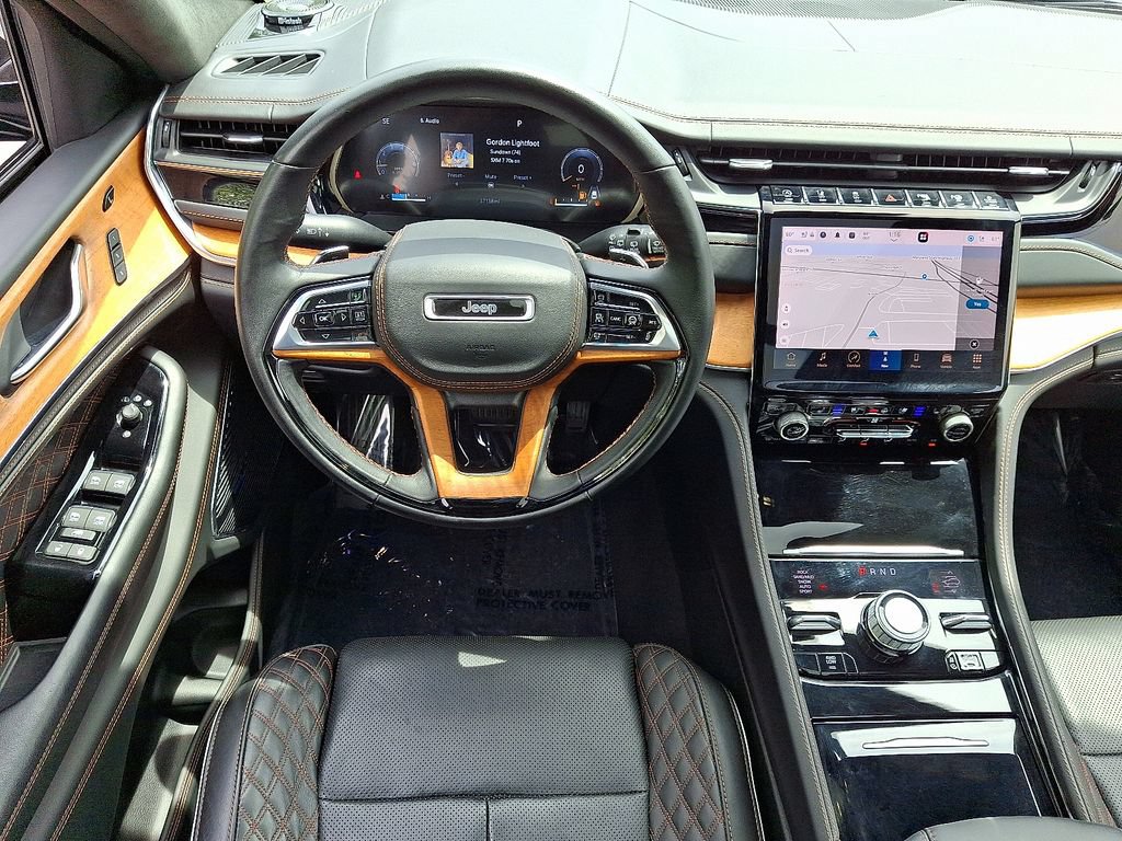 Used 2023 Jeep Grand Cherokee Summit AWD/4WD image 12