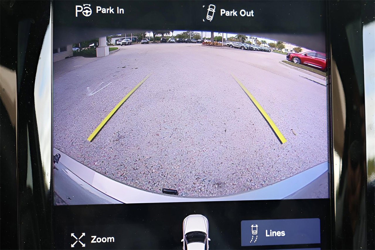 Used 2018 Volvo XC60 T8 R-Design w/ Vision Package image 25