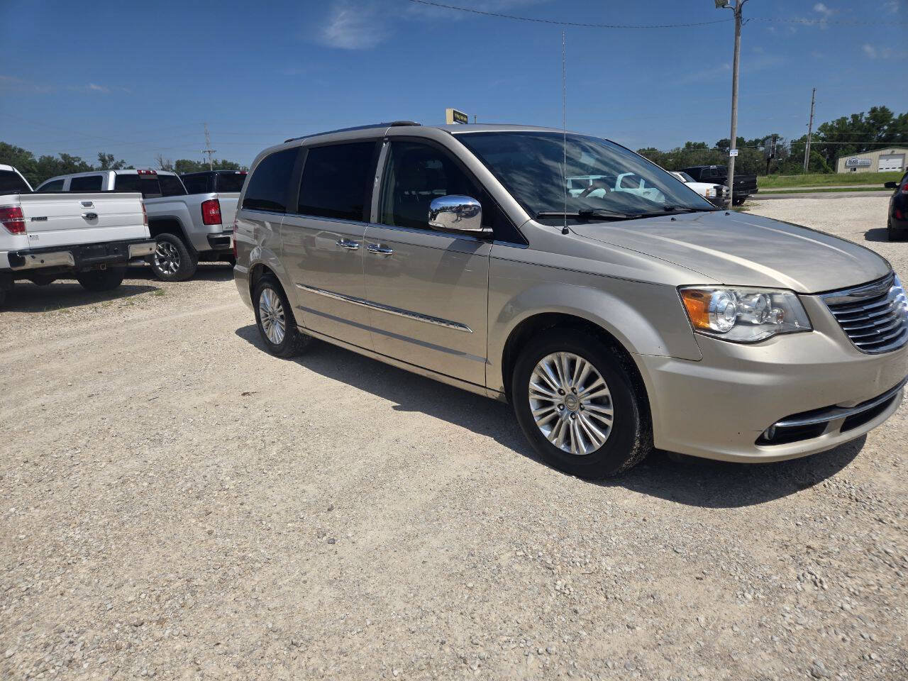 Used 2015 Chrysler Town & Country Limited Platinum
