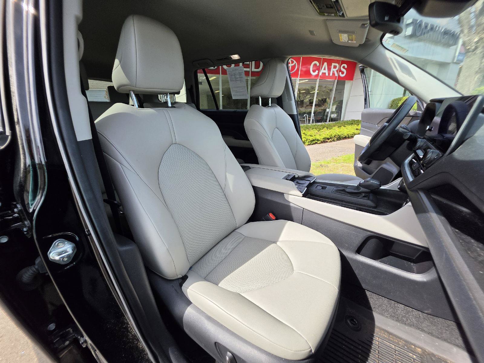 Used 2024 Toyota Grand Highlander AWD image 21