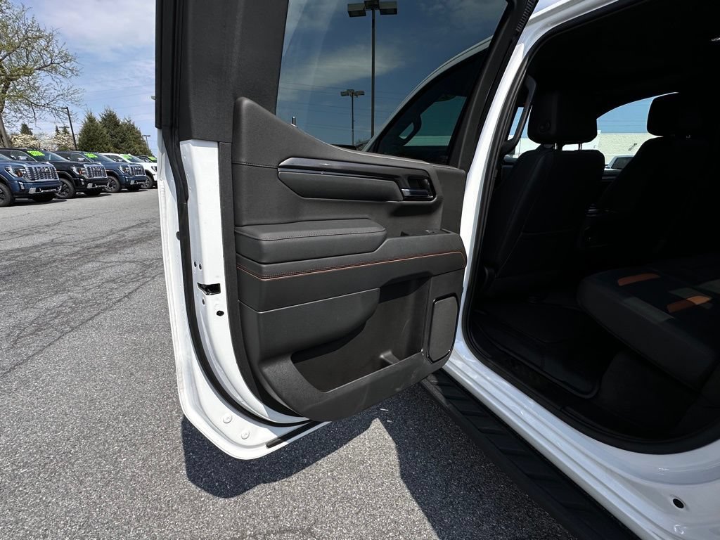 Used 2023 GMC Sierra 1500 AT4 w/ Technology Package AWD/4WD image 28