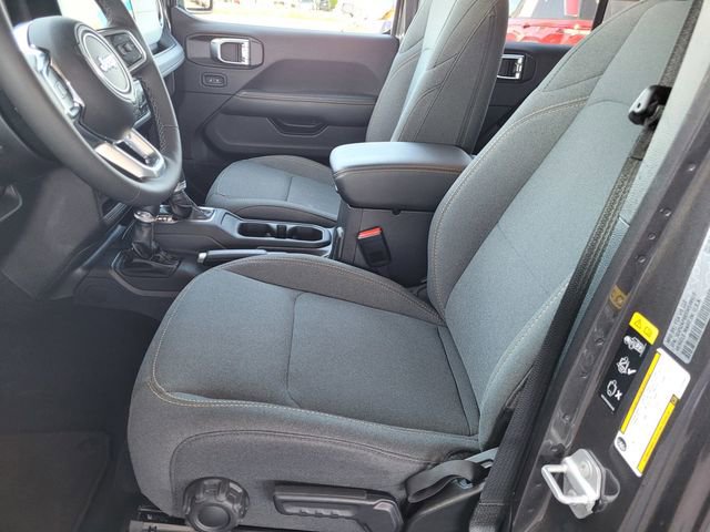 Certified 2025 Jeep Wrangler Unlimited Sahara w/ Safety Group image 16