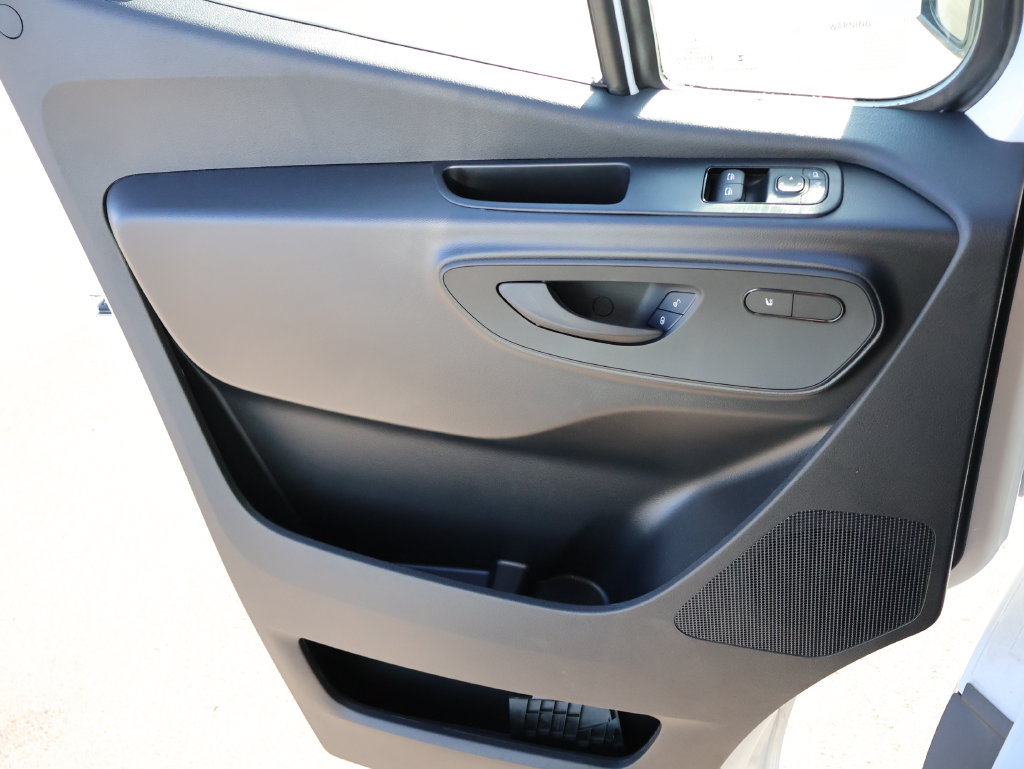 Used 2025 Mercedes-Benz Sprinter 2500 image 36