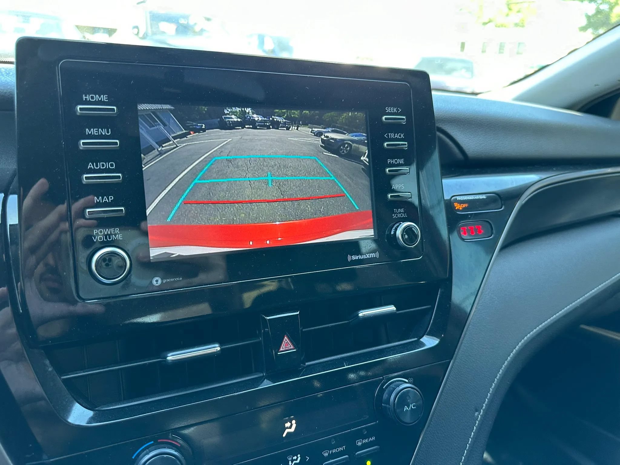Used 2021 Toyota Camry SE FWD image 25