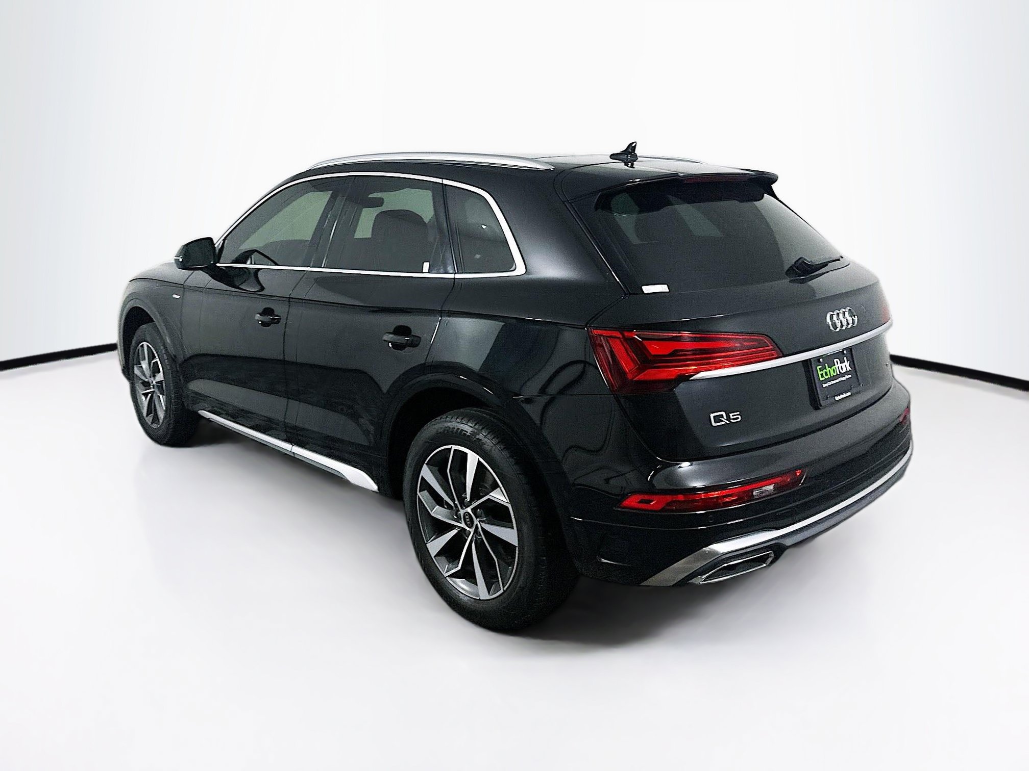 Used 2023 Audi Q5 2.0T Premium w/ Convenience Package AWD/4WD image 5