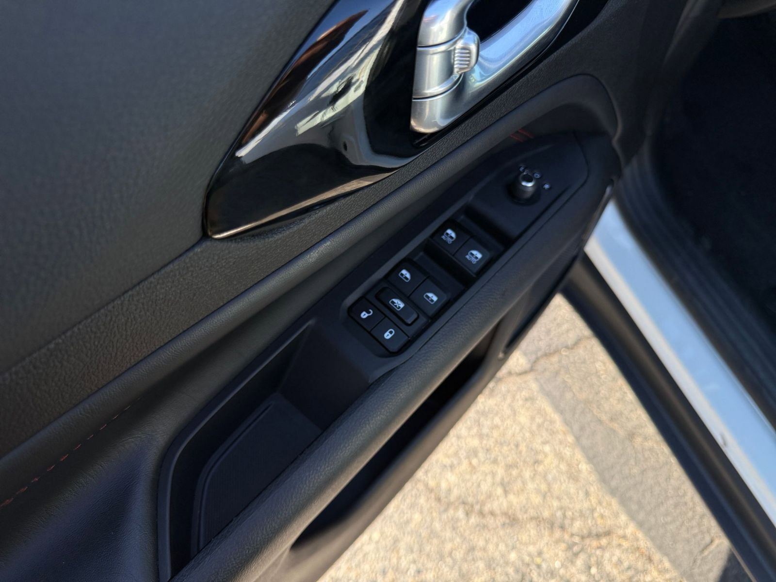 Used 2025 Jeep Compass Trailhawk image 20