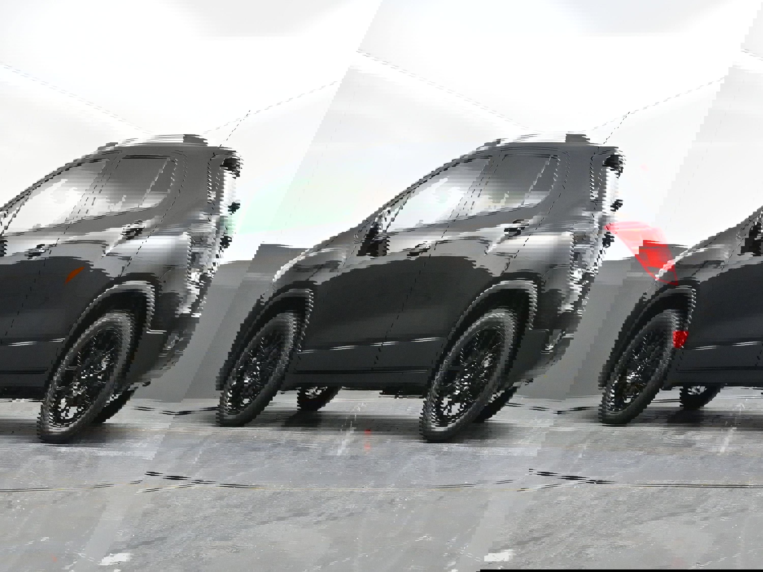 Used 2022 Chevrolet Trax LT w/ Midnight Edition image 37