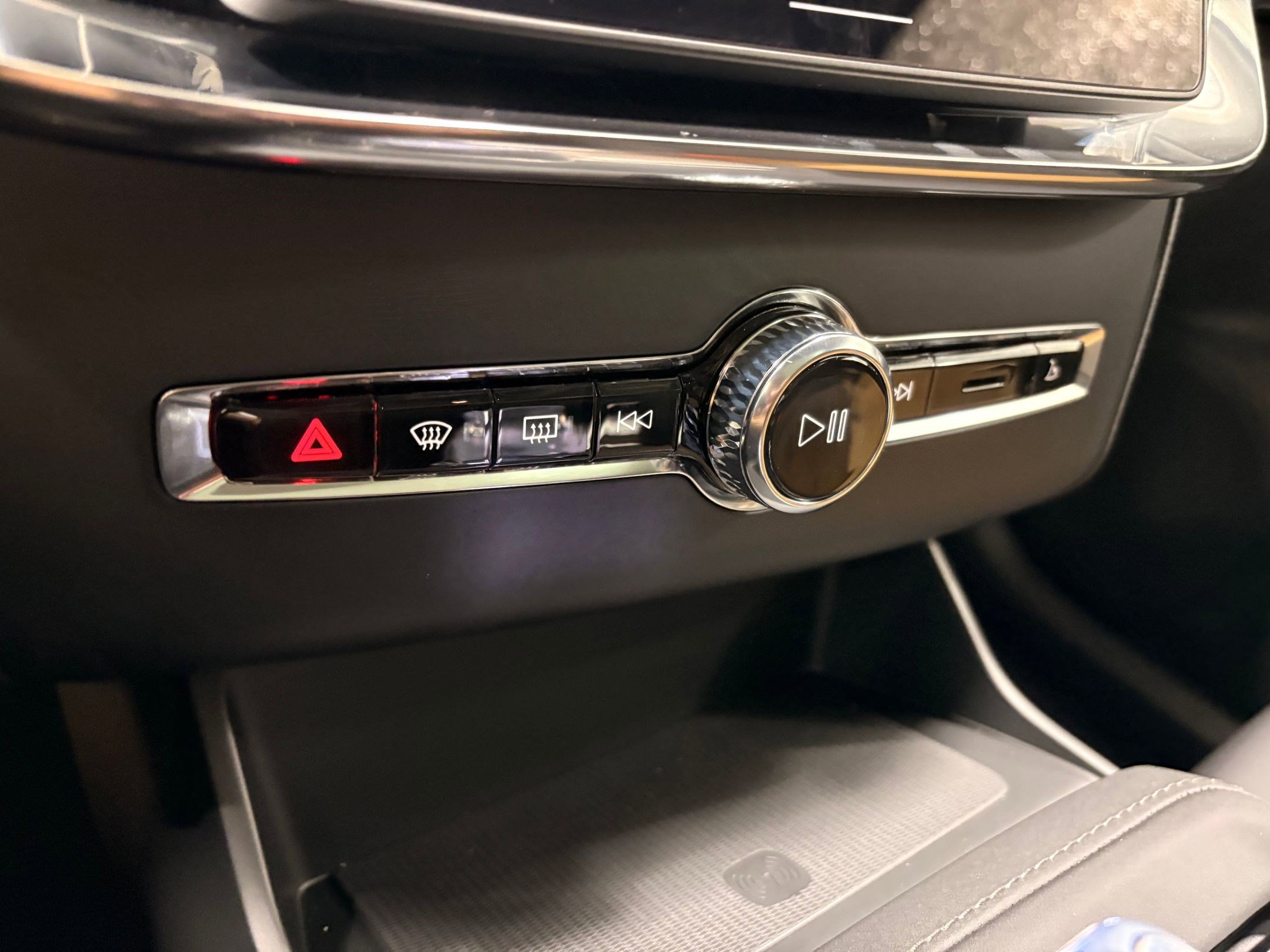 New 2026 Volvo XC90 T8 Plus image 19