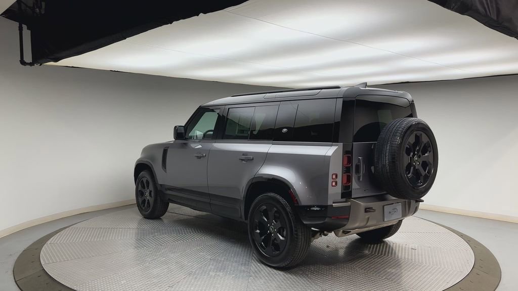 Used 2022 Land Rover Defender 110 X-Dynamic SE image 4