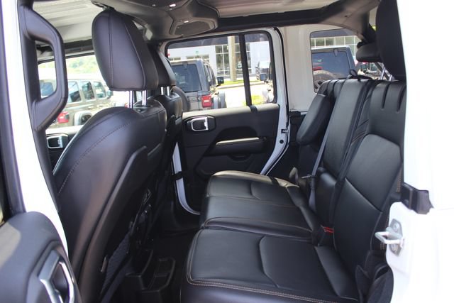 Used 2024 Jeep Wrangler Unlimited Sahara w/ Technology Group AWD/4WD image 24