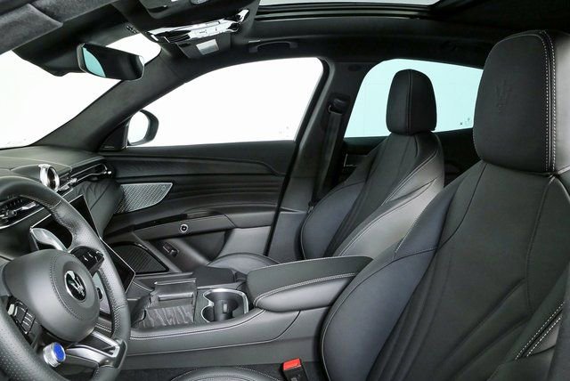 New 2026 Maserati Grecale Modena image 3