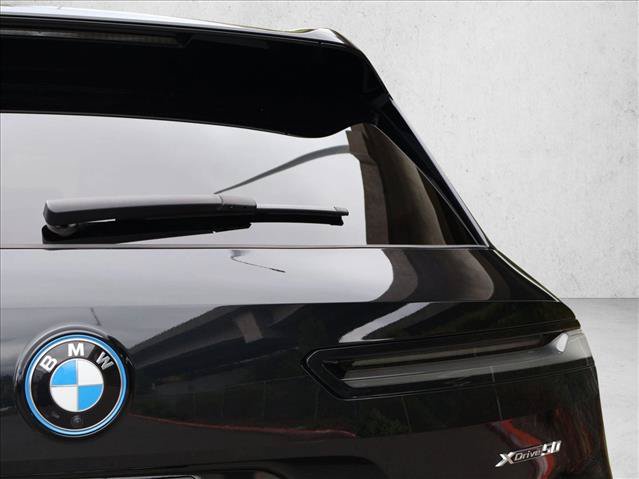 Used 2023 BMW iX xDrive50 w/ Sport Package AWD/4WD image 8