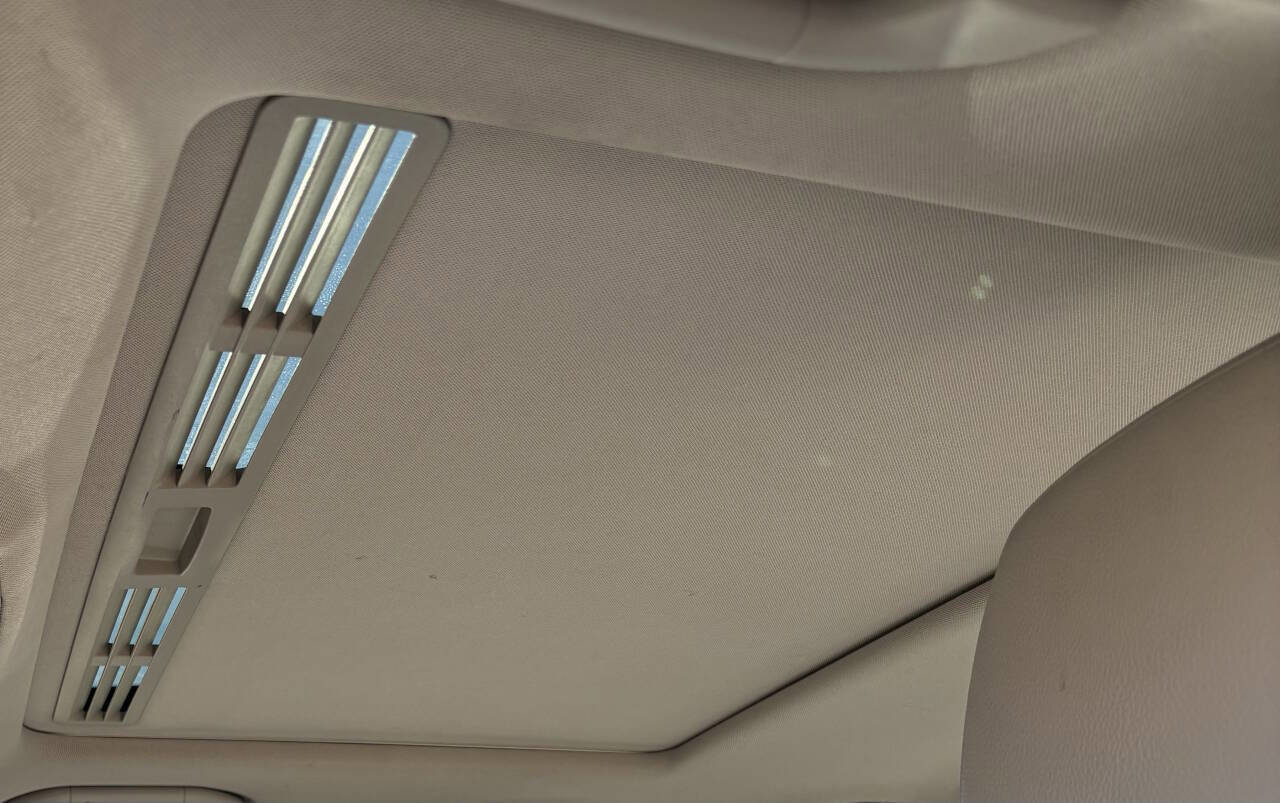 Used 2011 Mercedes-Benz C 300 4MATIC Sedan image 17