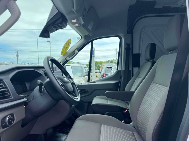 Used 2026 Ford Transit 250 148 Medium Roof RWD image 18