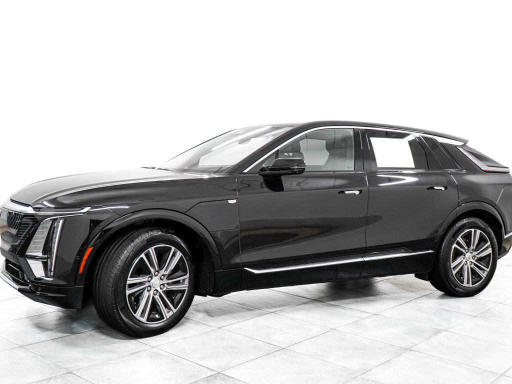 Used 2024 Cadillac Lyriq Luxury AWD/4WD image 4