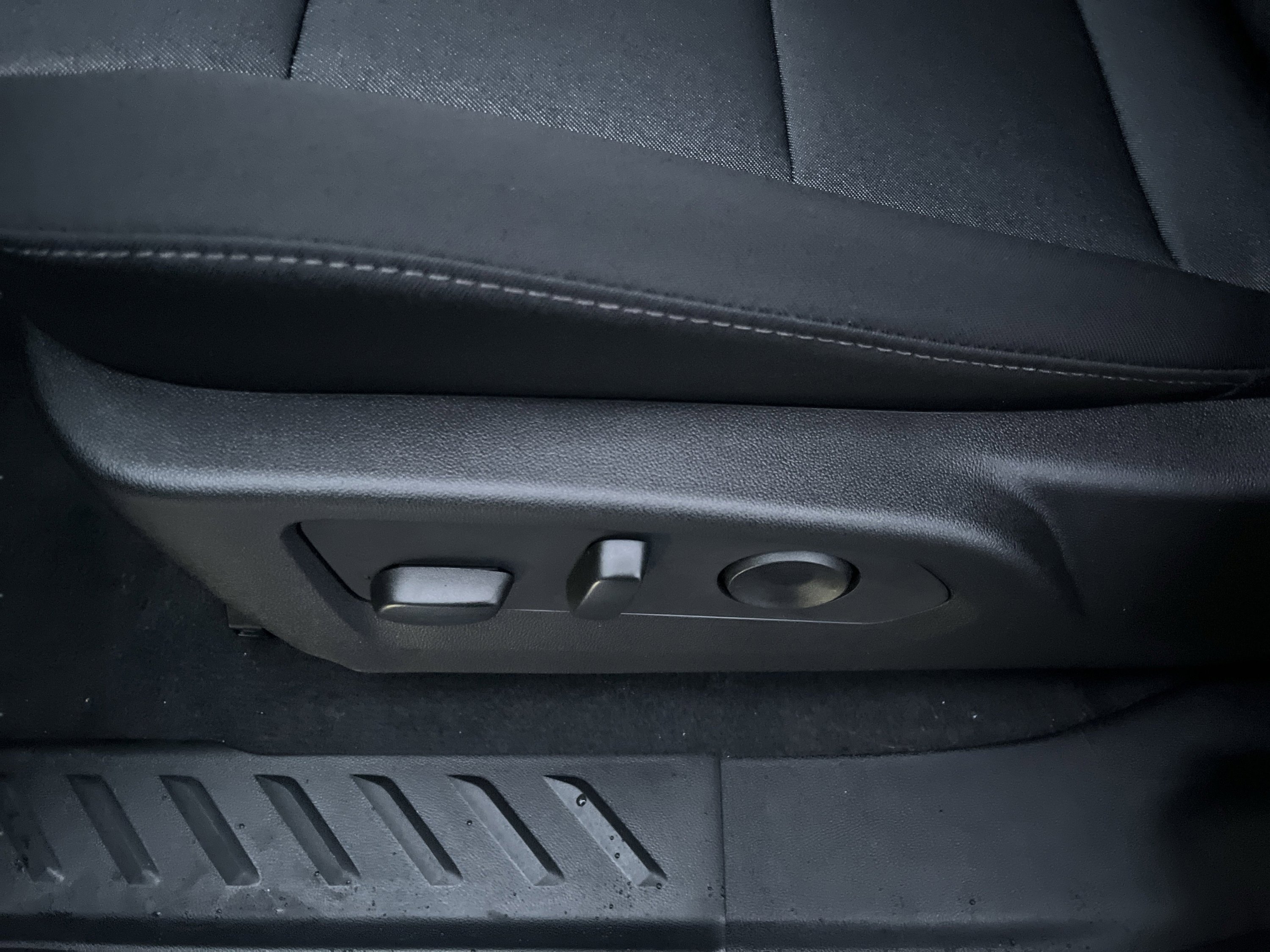 New 2026 Chevrolet Colorado W/T image 13