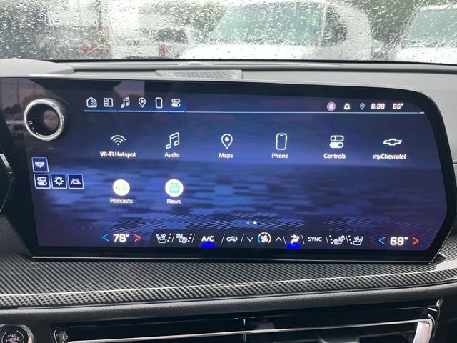 Used 2024 Chevrolet Traverse RS image 36