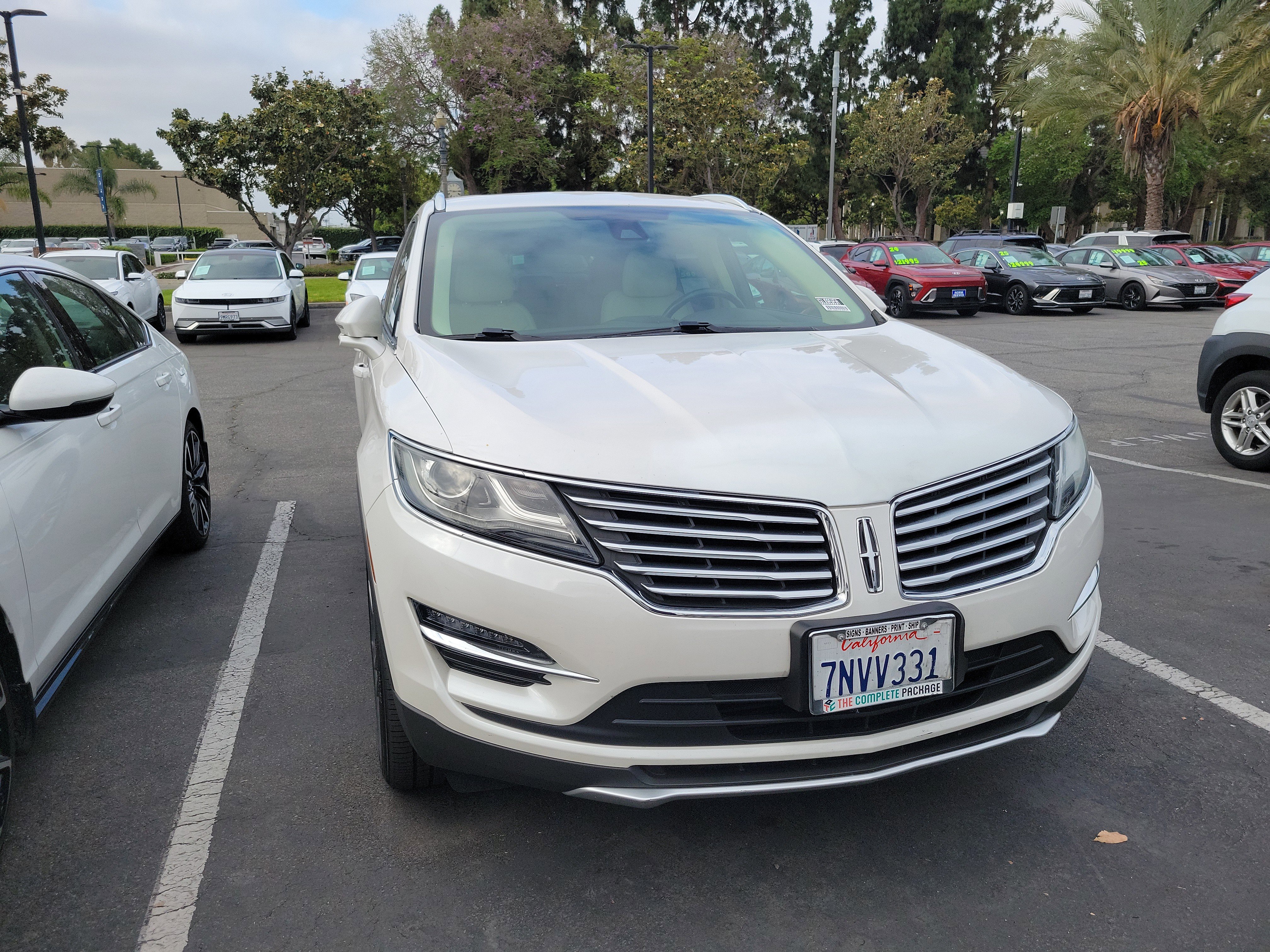 Used 2016 Lincoln MKC Reserve w/ Lincoln MKC Climate Package AWD/4WD image 2