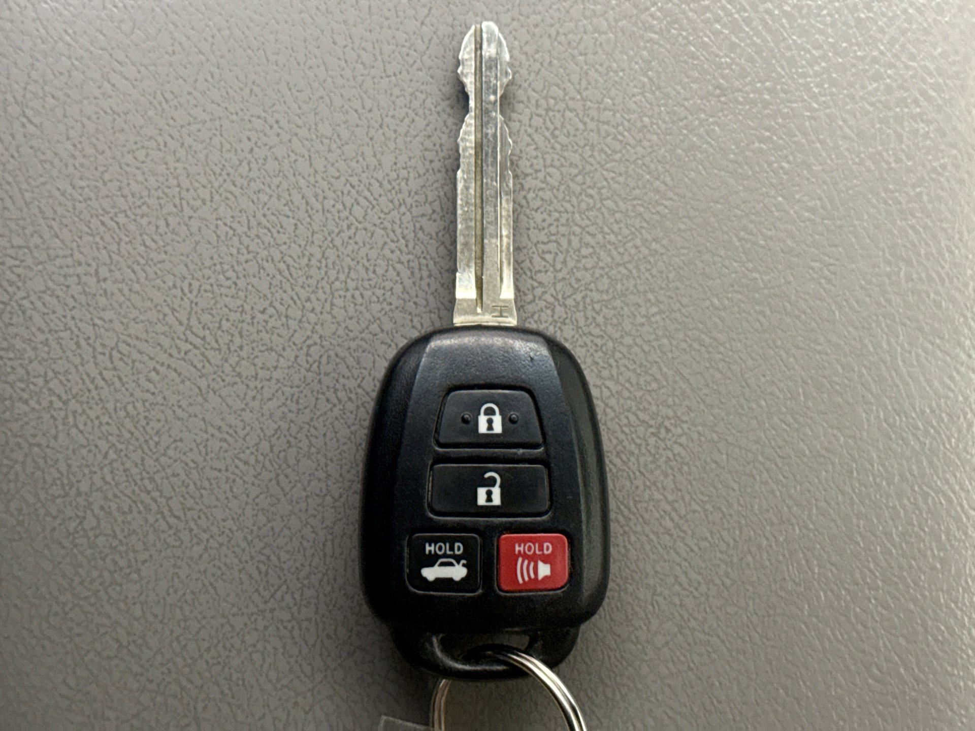 Used 2016 Toyota Camry LE image 10