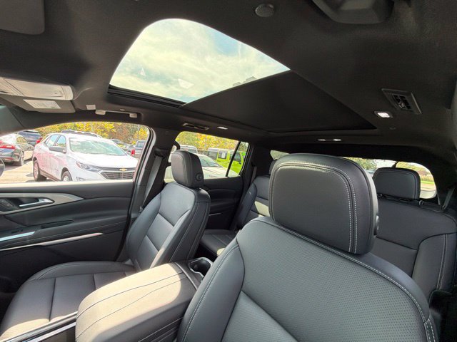 New 2027 Chevrolet Traverse LT w/ Sun and Wheel Package FWD image 24