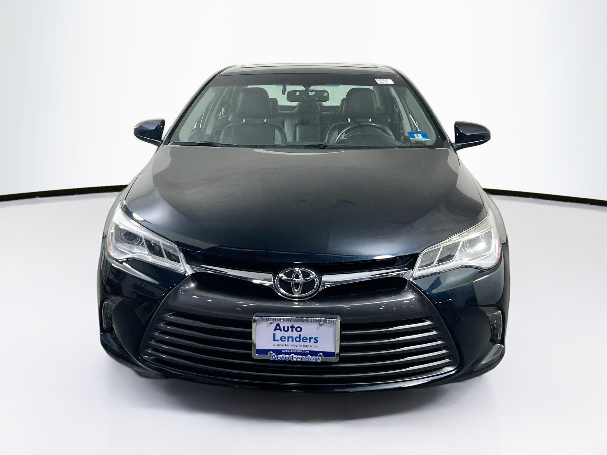Used 2016 Toyota Camry XLE FWD image 2