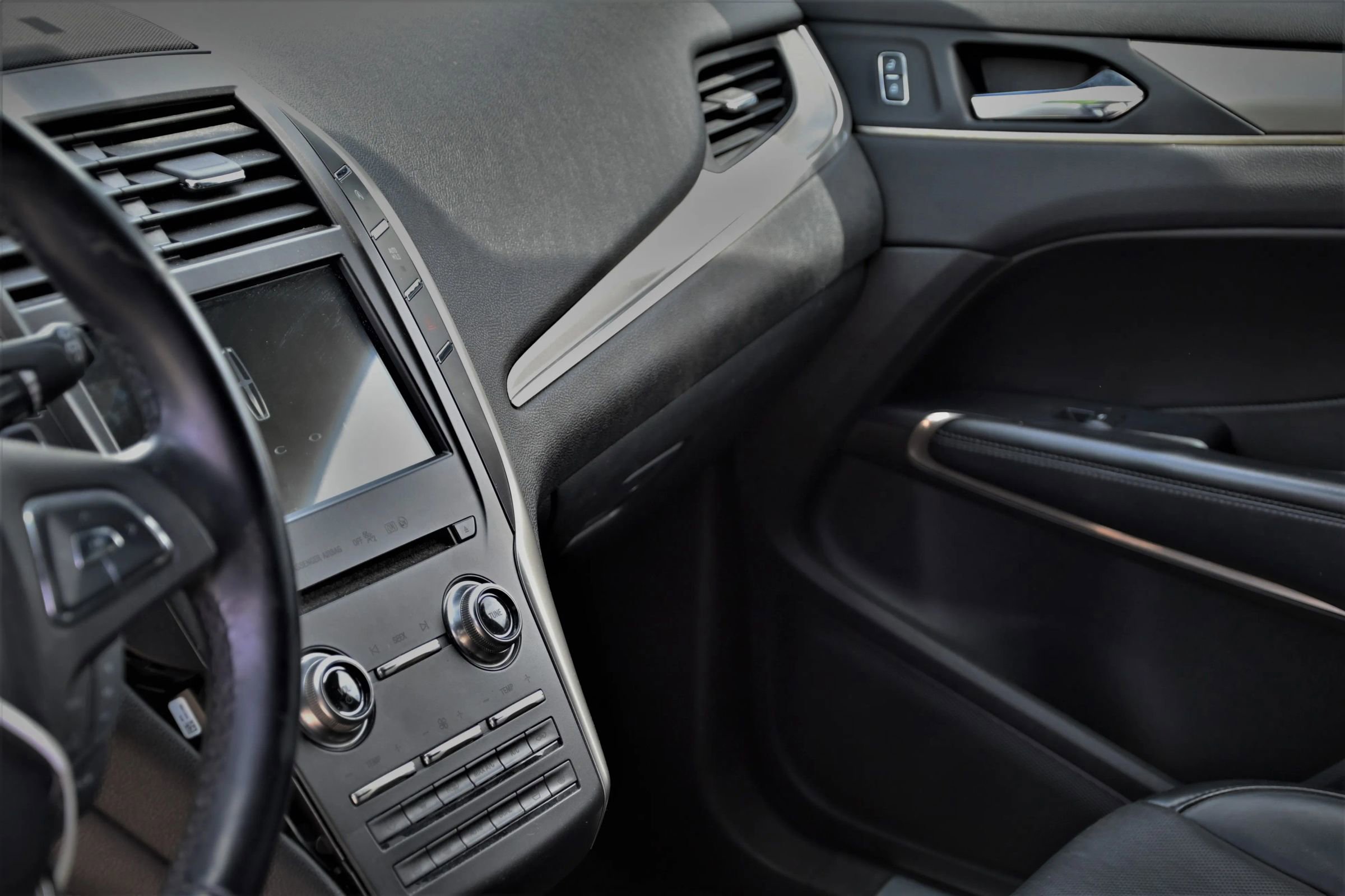 Used 2017 Lincoln MKC Reserve image 9