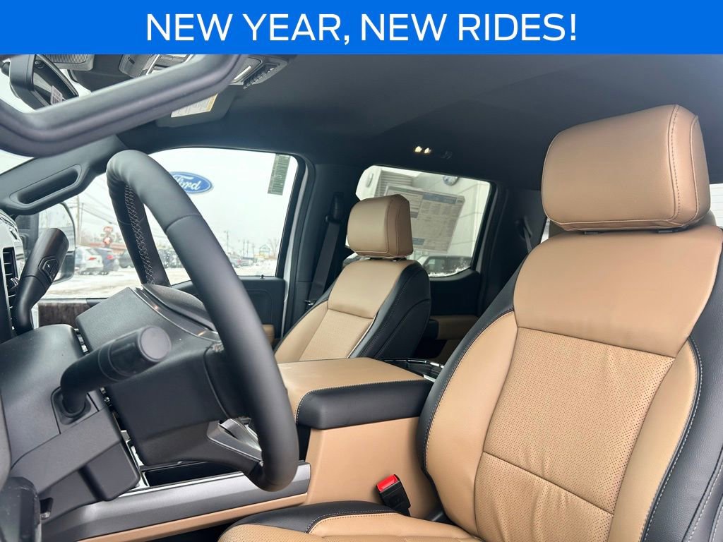 New 2026 Ford F250 Lariat w/ Black Appearance Package image 18