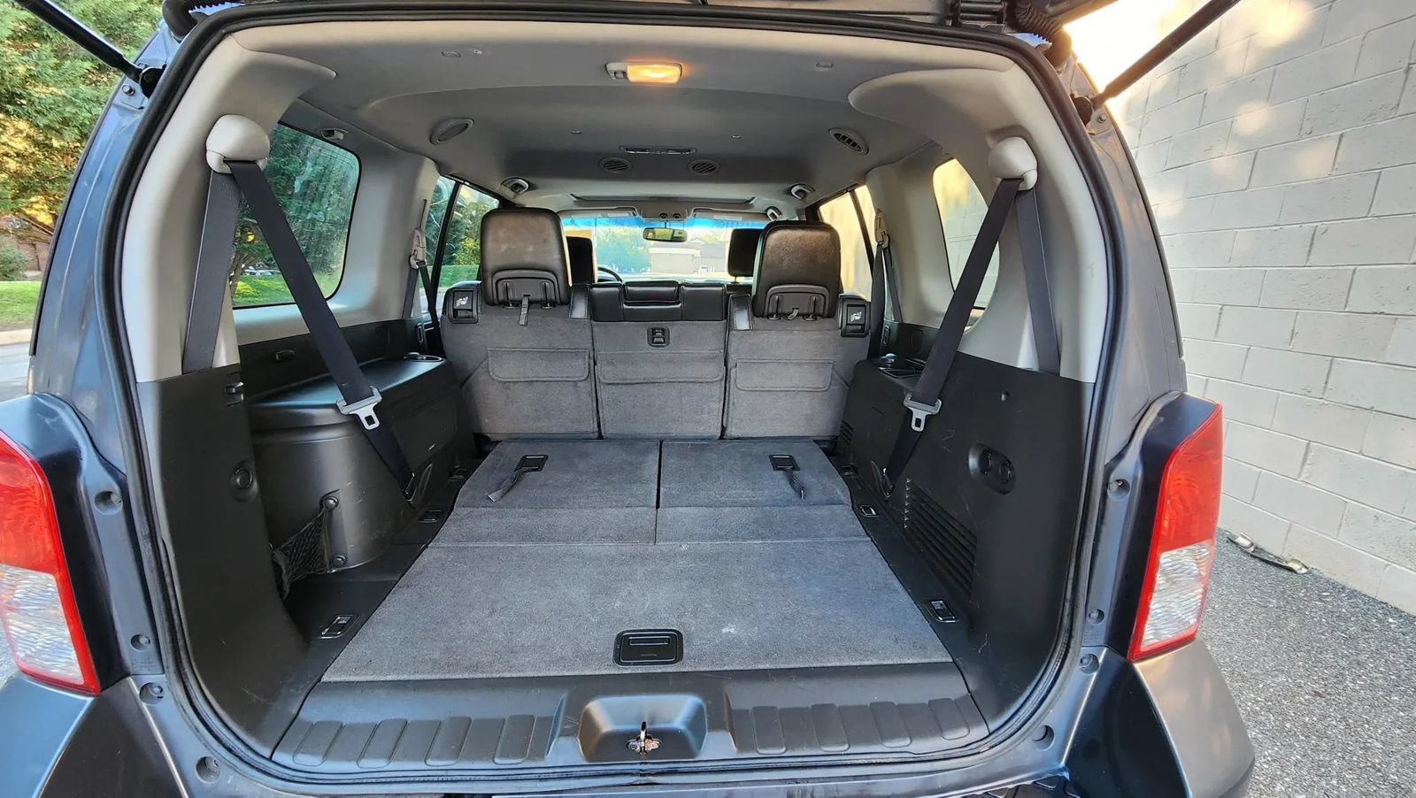 Used 2012 Nissan Pathfinder Silver AWD/4WD image 12