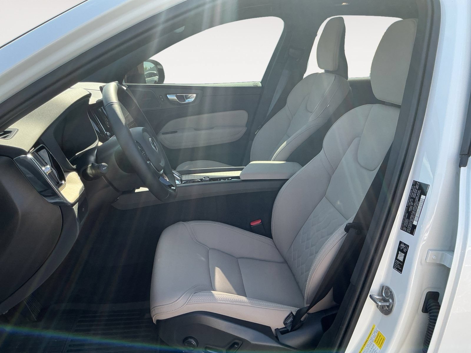 New 2026 Volvo XC60 B5 Plus w/ Protection Package Premier AWD/4WD image 9