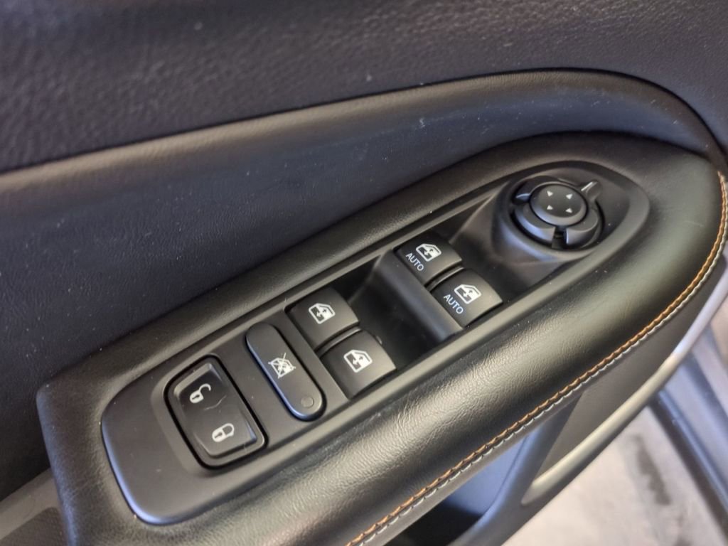 Used 2020 Jeep Compass Latitude w/ Cold Weather Group image 13