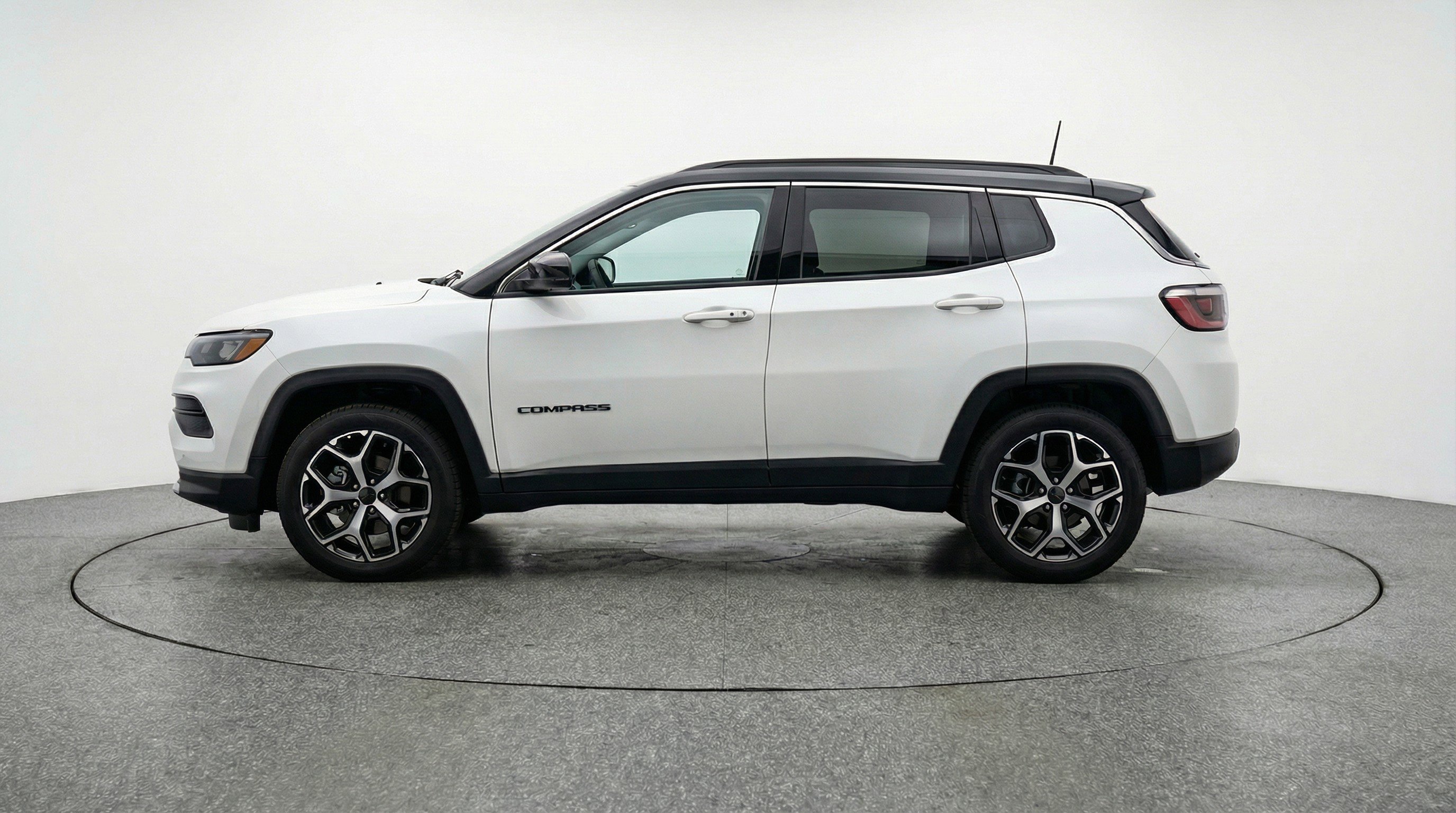 Used 2025 Jeep Compass Limited image 5
