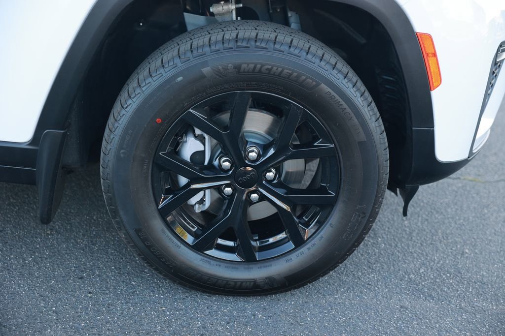 New 2026 Jeep Grand Cherokee Altitude AWD/4WD image 8
