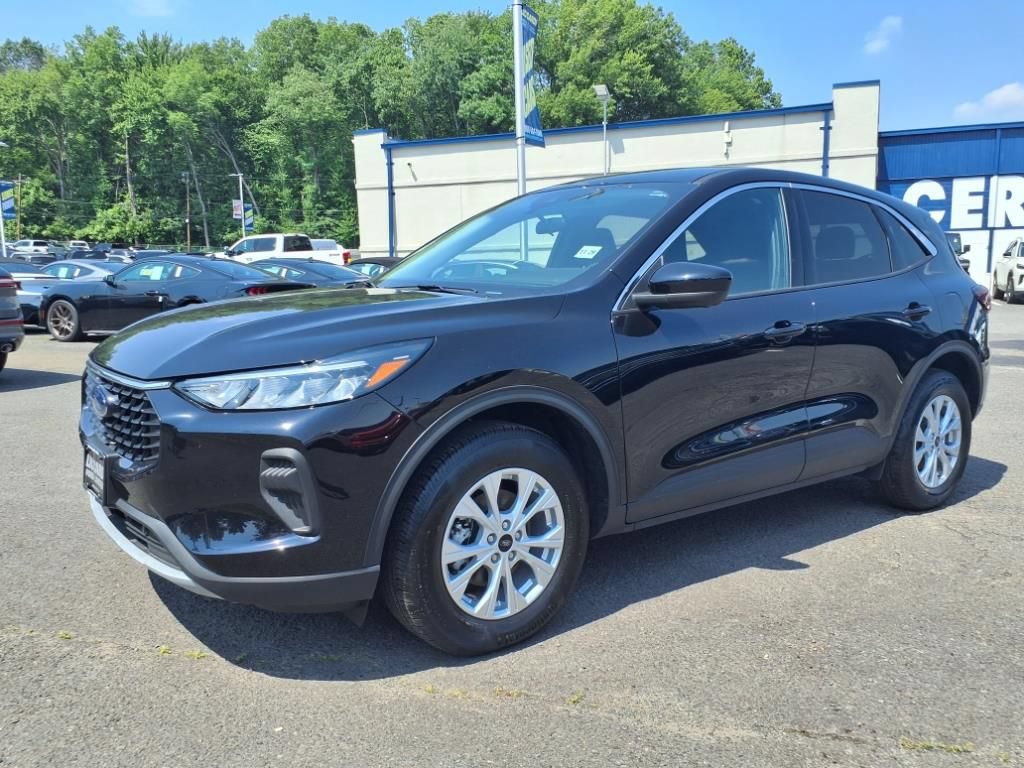 New 2024 Ford Escape Active w/ Tech Pack #2 AWD/4WD image 3