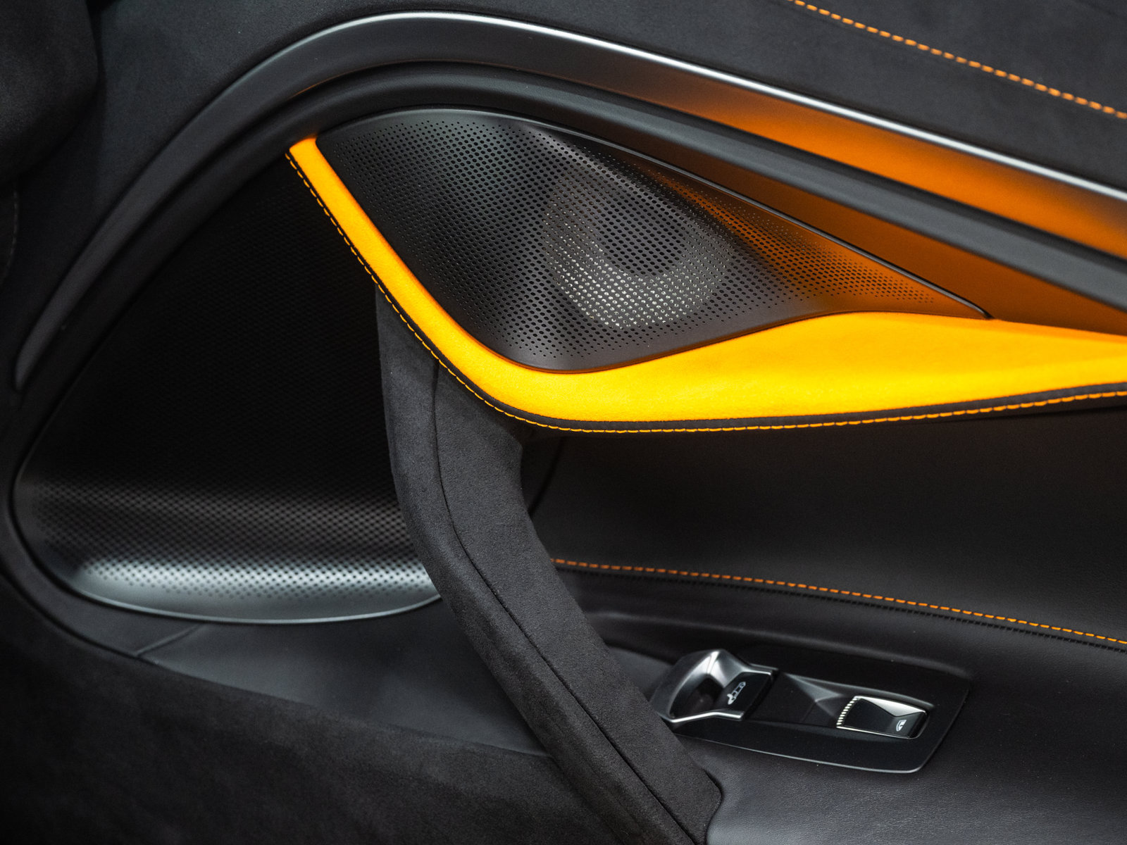 Used 2024 McLaren 750S Spider RWD image 33