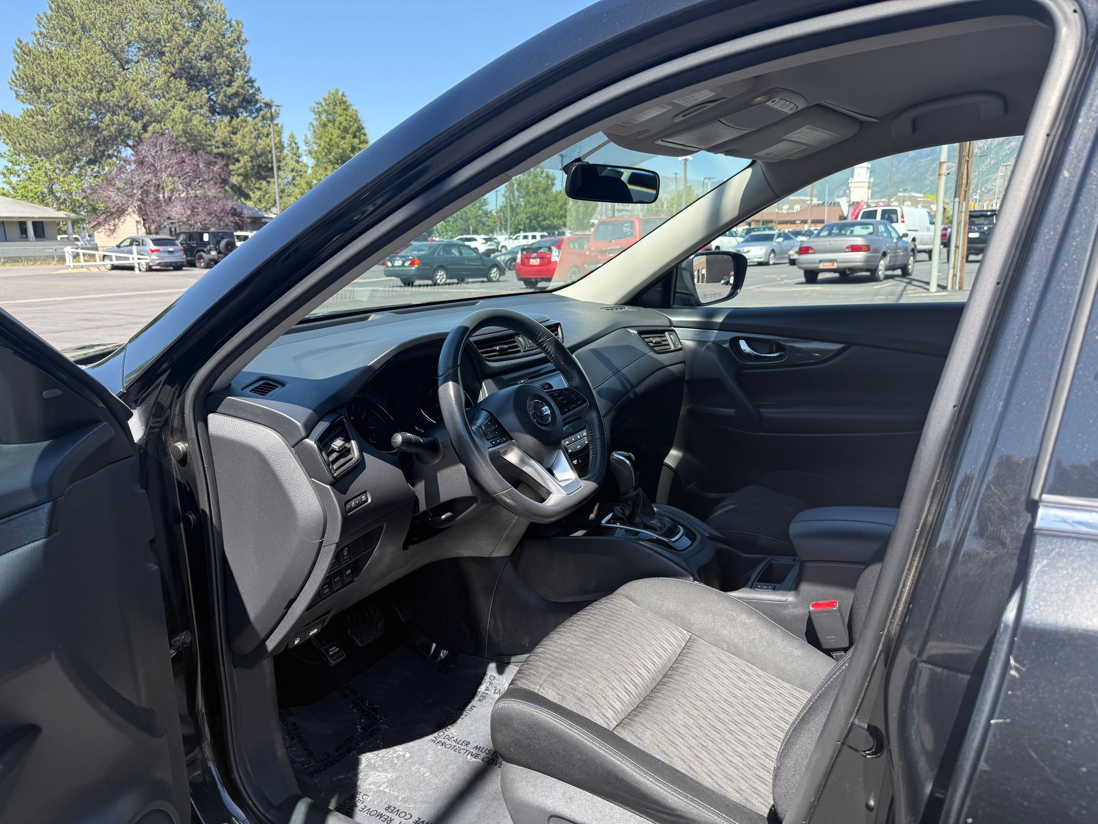 Used 2017 Nissan Rogue SV AWD/4WD image 11