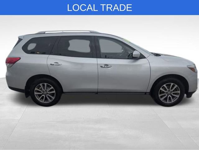 Used 2016 Nissan Pathfinder SV w/ SV Cold Weather Package image 10