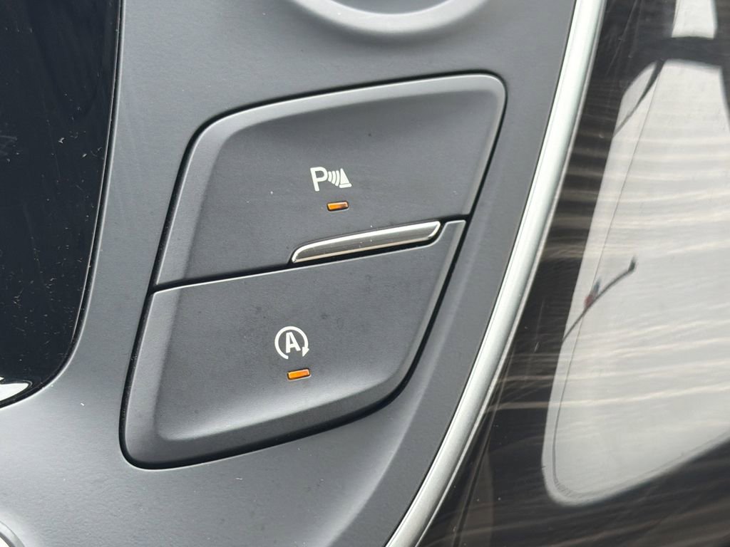 Used 2020 Buick Envision Essence w/ Experience Buick Package image 7