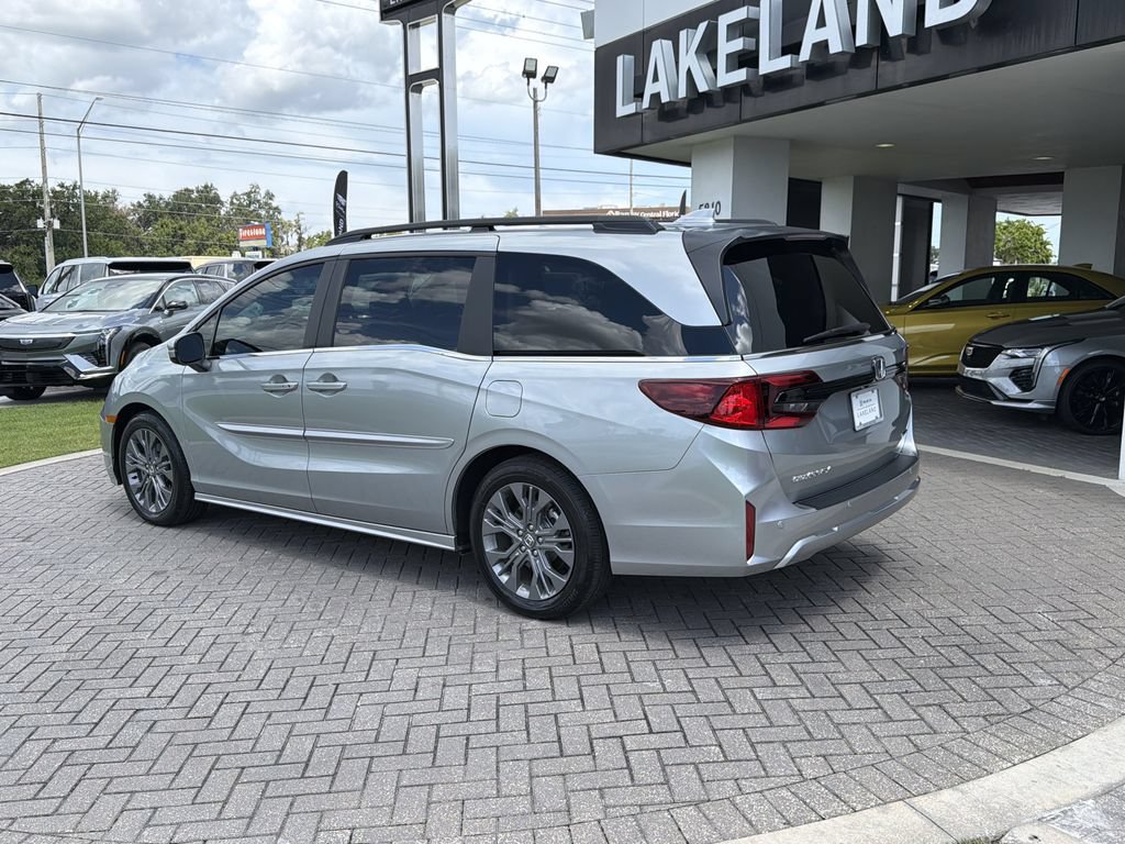 Used 2025 Honda Odyssey Touring image 4