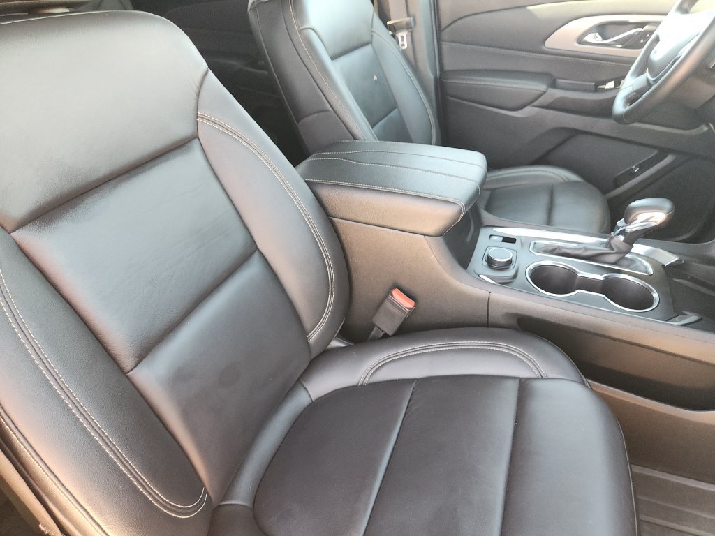Used 2023 Chevrolet Traverse LT FWD image 14