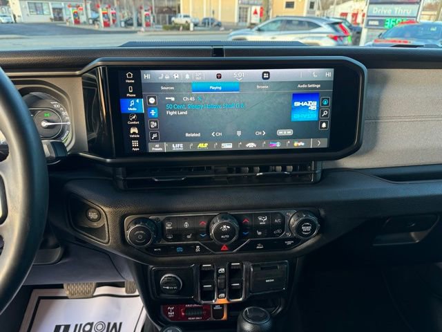 Used 2024 Jeep Wrangler Unlimited AWD/4WD image 22