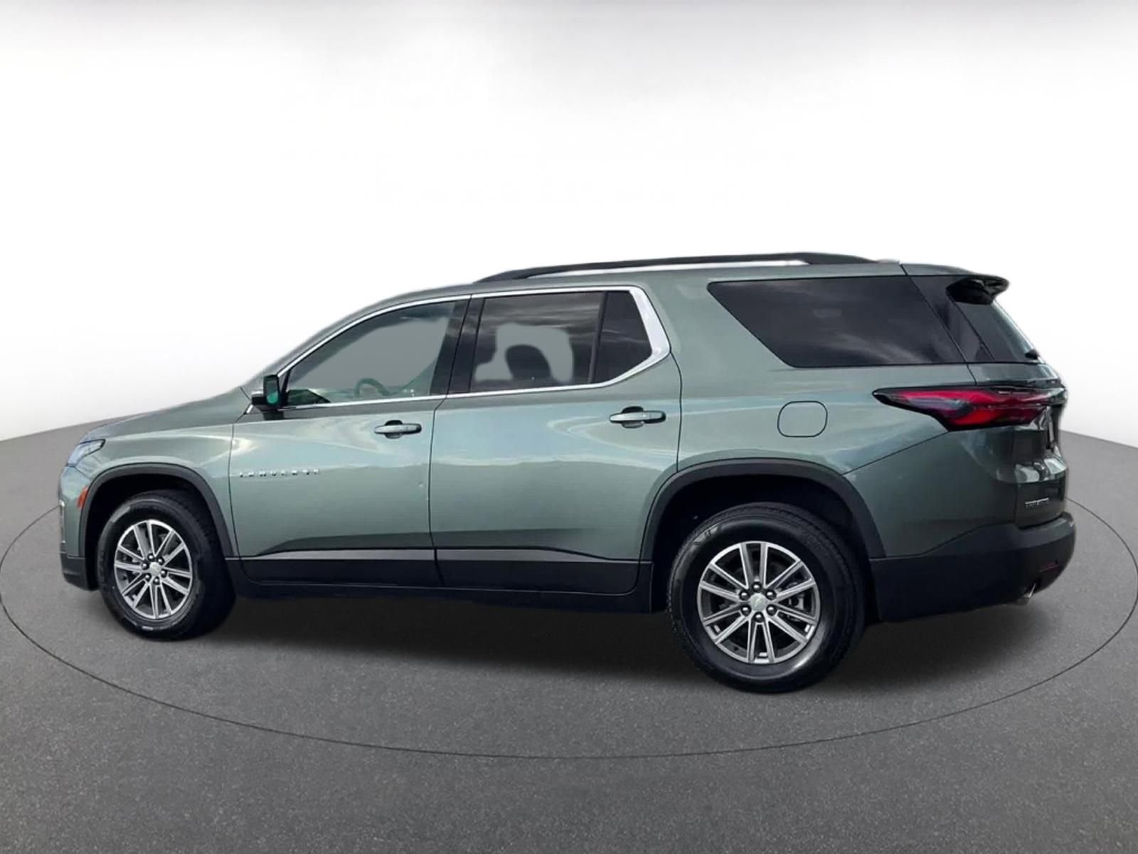 Used 2023 Chevrolet Traverse LT image 10