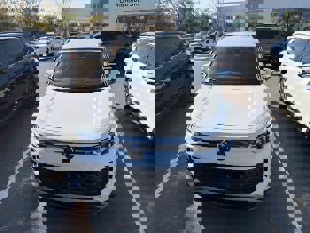 Used 2025 Volkswagen Tiguan S image 14