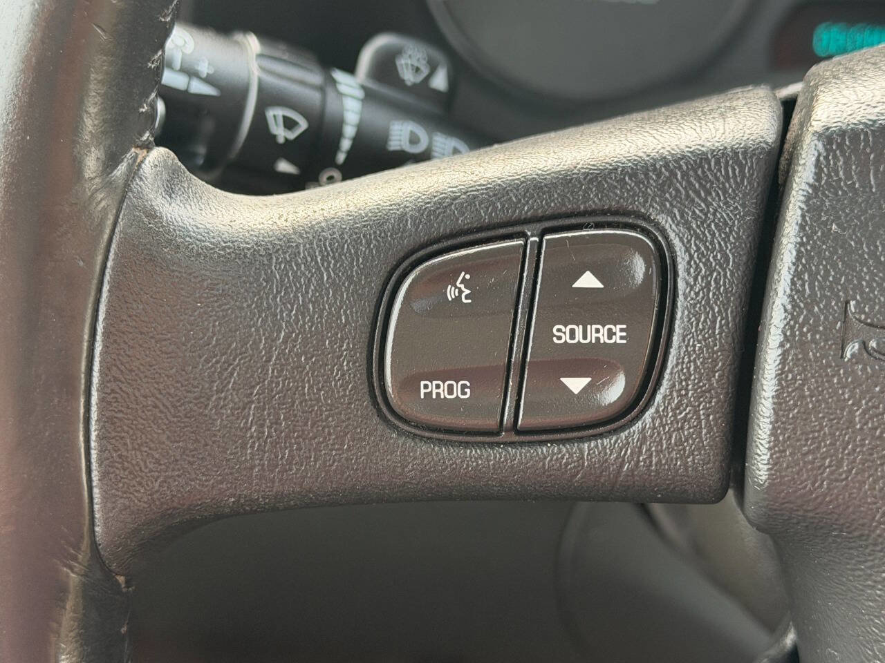 Used 2004 Oldsmobile Bravada AWD w/ Memory Package image 32