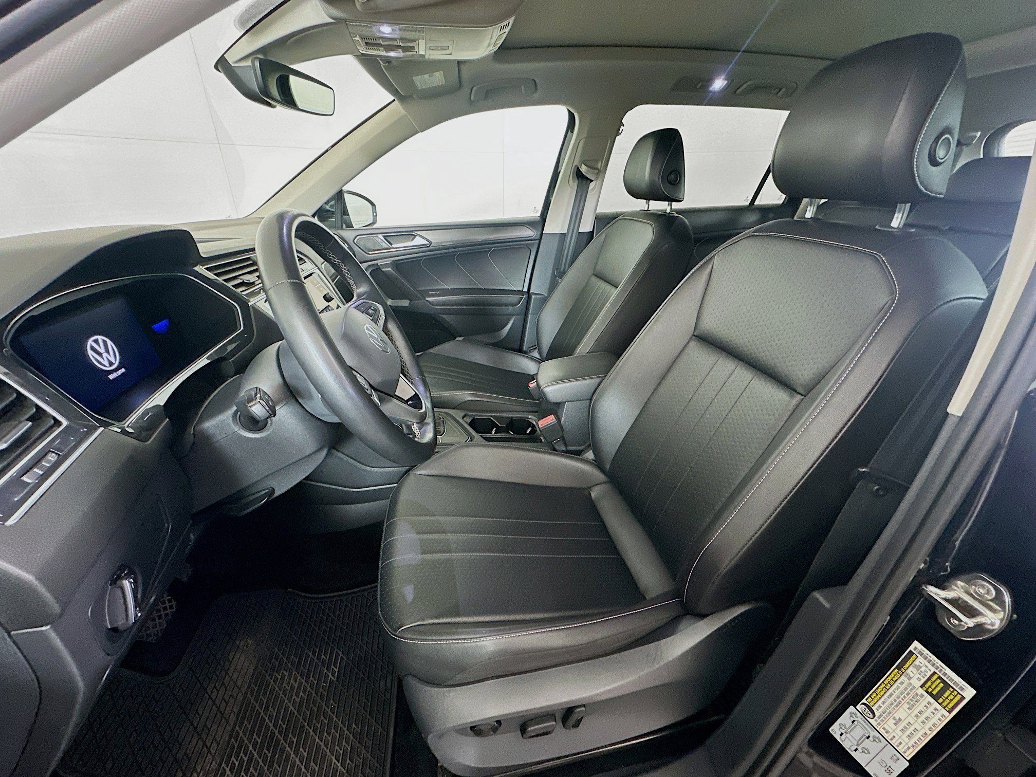 Used 2022 Volkswagen Tiguan SE FWD image 13