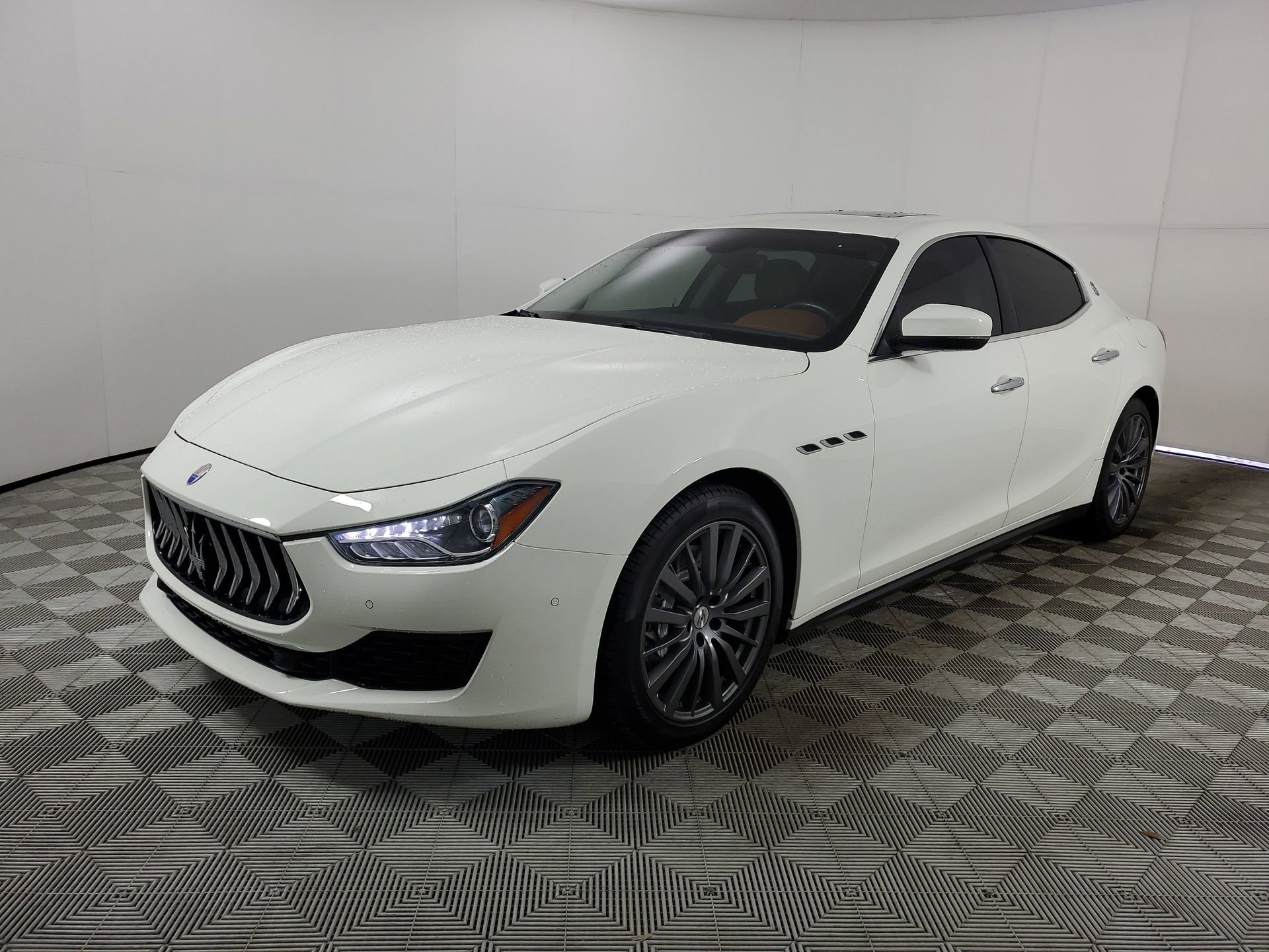 Used 2021 Maserati Ghibli S image 4