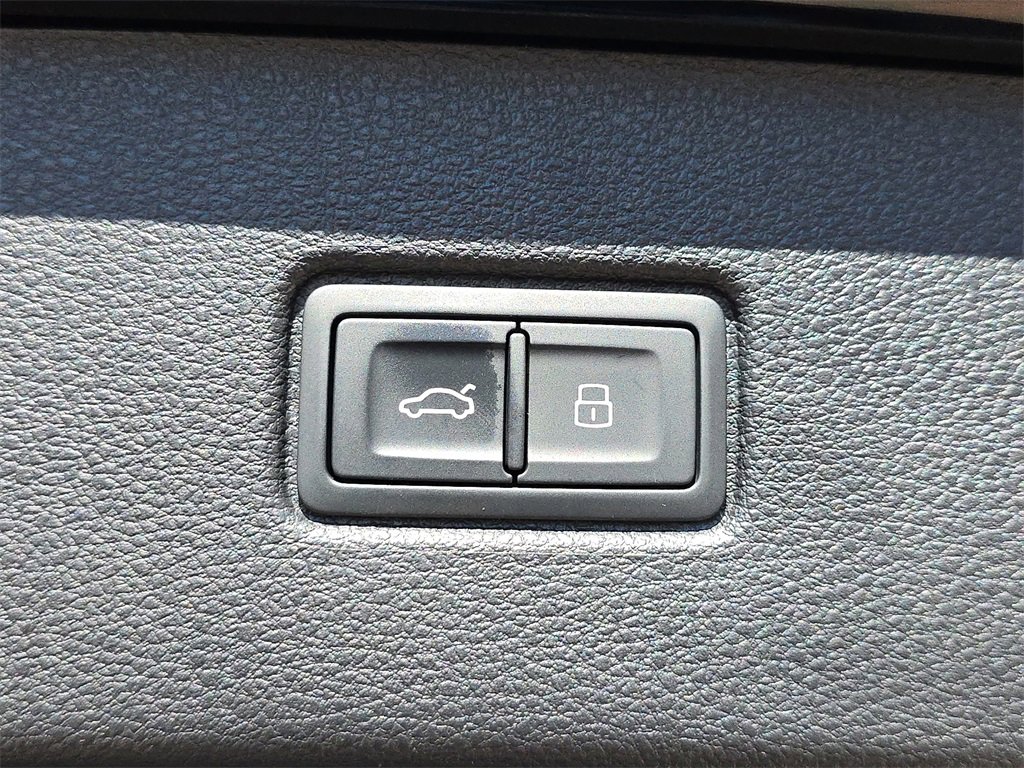 New 2026 Audi SQ7 Premium Plus image 14